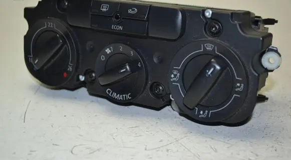 Volkswagen Touran I Climate control unit