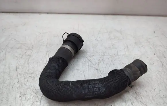 Audi Q7 4L Air intake hose/pipe