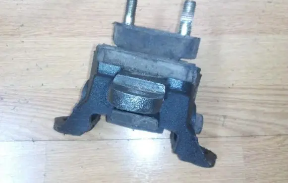 Ford Mondeo MK I Engine mount bracket 93bb6p072ah