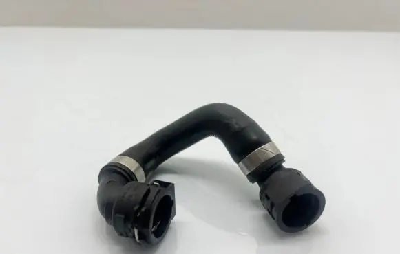 BMW 5 GT F07 Engine coolant pipe/hose 7800104