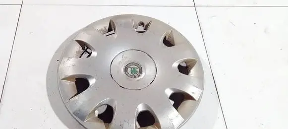 Skoda Octavia Mk1 (1U) R15 wheel hub/cap/trim 1z0601147a
