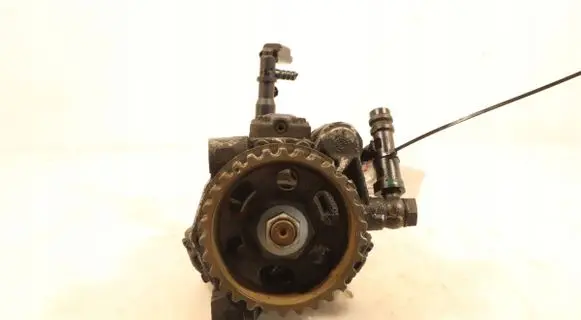 Renault Megane II Fuel injection high pressure pump 8200663258