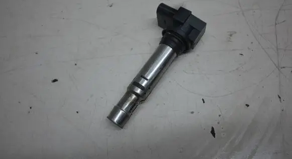 Volkswagen Tiguan High voltage ignition coil R0401S00403