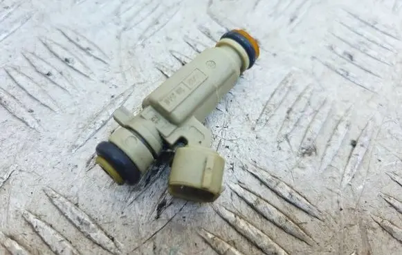 Hyundai i20 (PB PBT) Fuel injector 3531004000