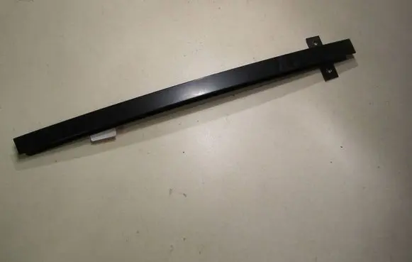Volkswagen PASSAT B6 Rear door windshield rail 3C5839408