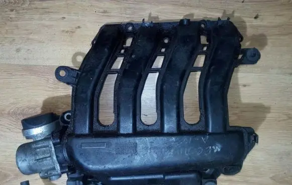 Renault Megane II Intake manifold 8200275053 50476ls