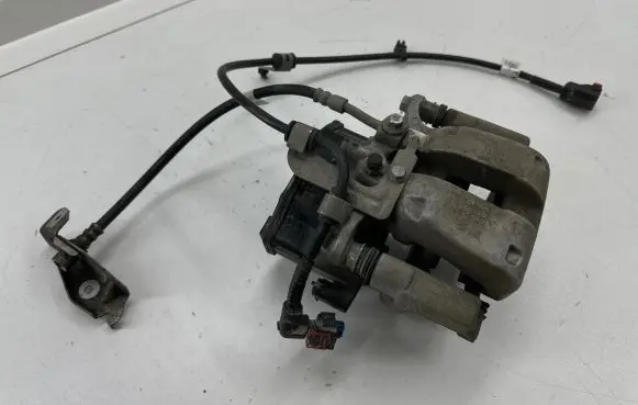 Tesla Model Y Rear brake caliper 104462700B DM223233W631