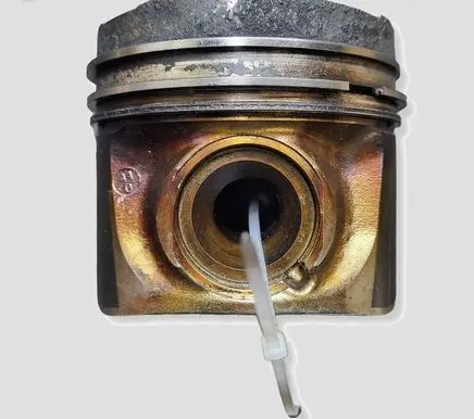 Volvo S60 Piston D5204T7