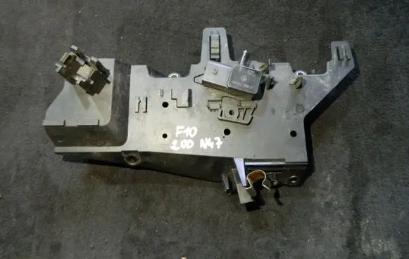 BMW X1 E84 Other engine bay part 7811112
