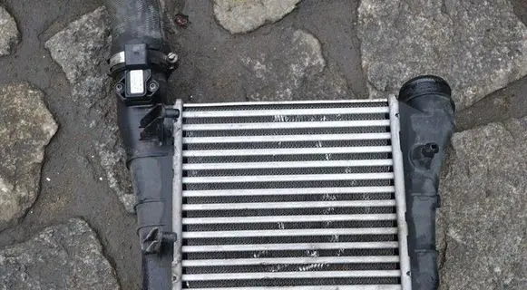 Audi A4 S4 B6 8E 8H Intercooler radiator brak