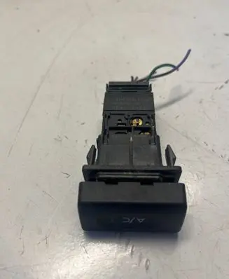 Rover 45 Air conditioning (A/C) switch 03035055 YUG003140P