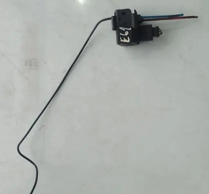 BMW 5 E60 E61 Fuel distributor 
