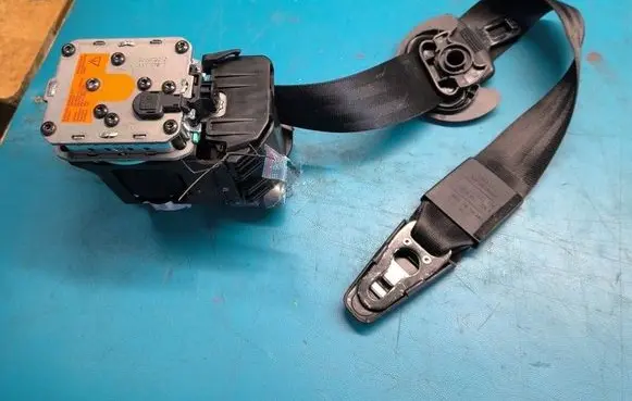 Audi A5 8T 8F Front seatbelt 307100210 IMPRK1572123