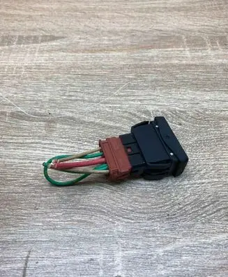 Mazda 323 F Electric window control switch MAZDAWINDOWSWITCH WITHPLUG