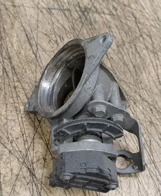 BMW 5 E39 Throttle valve 13631703562 1703562