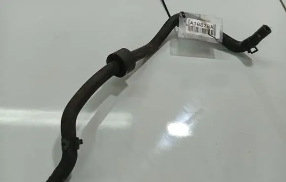 Volkswagen Polo IV 9N3 Engine coolant pipe/hose