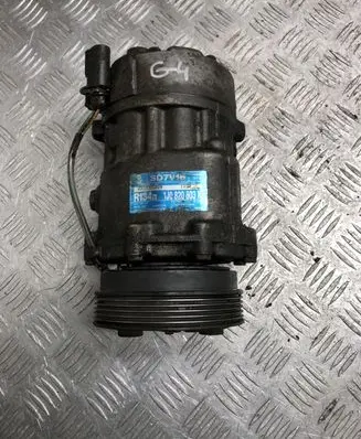 Volkswagen Golf IV Air conditioning (A/C) compressor (pump) 1J0820803K