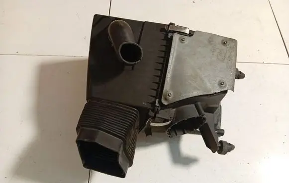 Audi A6 S6 C6 4F Air filter box 036129689