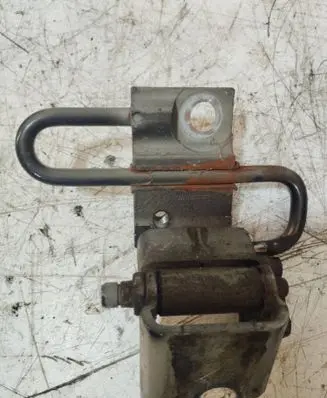 Volkswagen Touran II Front door lower hinge 1K0831412C