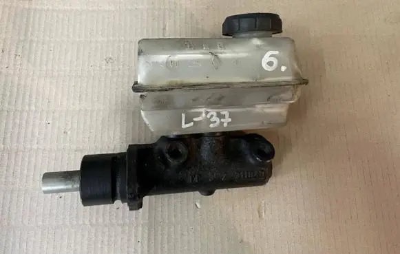 Renault Megane I Master brake cylinder 7700823486 7700823487