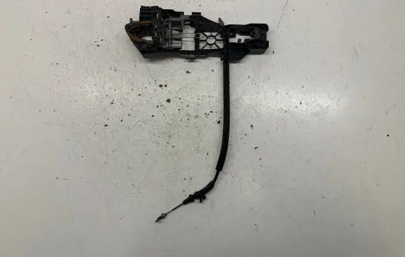 Volkswagen PASSAT B6 Rear door exterior handle/bracket 3C0837886G