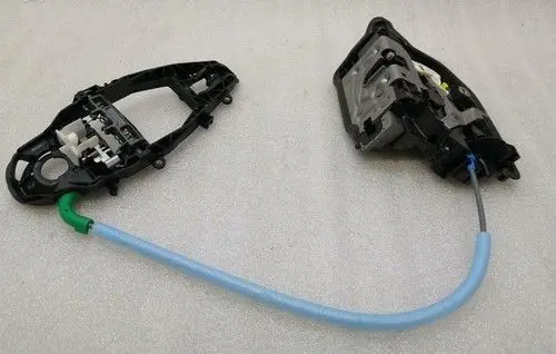 BMW X4 G02 Front door lock 7473159