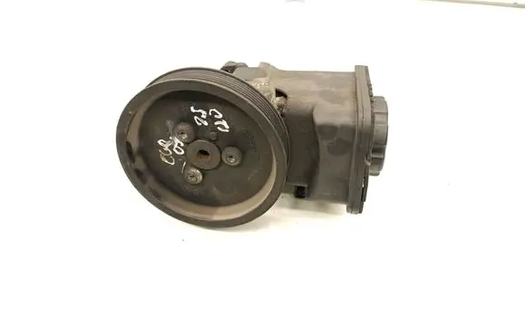 BMW 5 E60 E61 Power steering pump 7693974