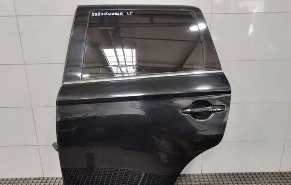 Mitsubishi Outlander Rear door