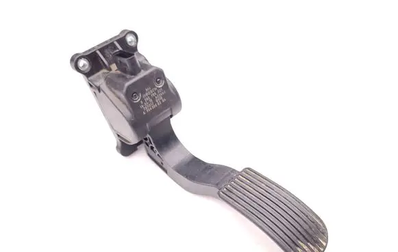 Mercedes-Benz Sprinter W906 Accelerator throttle pedal A0610A020 0280755025 A9063000304