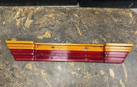 Mercedes-Benz E W124 Tailgate rear/tail lights