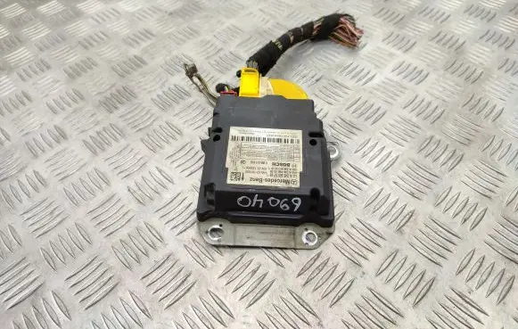 Mercedes-Benz B W246 W242 Airbag control unit/module A2469000709 A2468200026 A2469024701