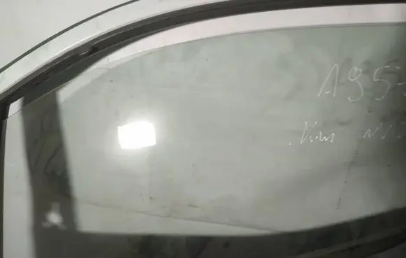 Nissan NV200 Front door window glass four-door as2