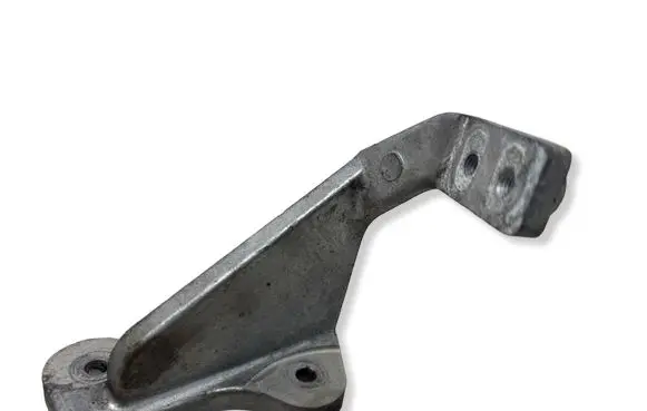 Maserati Levante Muffler mount bracket/holder 670003852