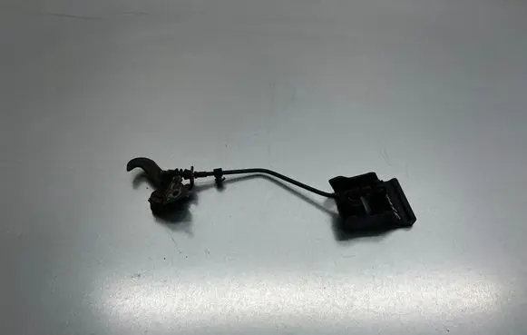 Hyundai Santa Fe Engine bonnet (hood) release handle