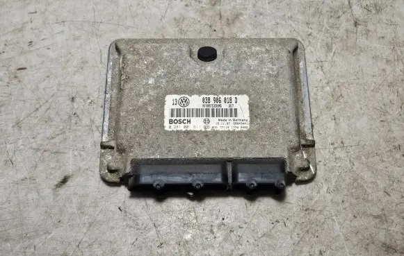 Volkswagen Golf IV Engine control unit/module 038906018D 0281001611