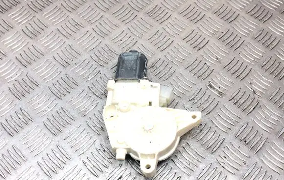 Mercedes-Benz E W212 Front door window regulator motor A2129066702 C33723100