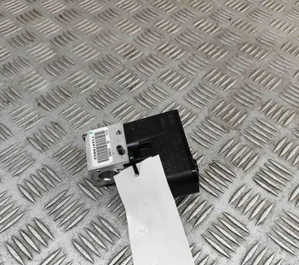 Audi E-tron GT Air conditioning (A/C) expansion valve 4M0816702A