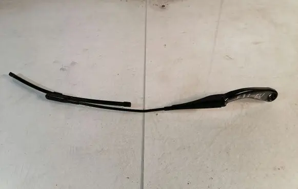 BMW 4 F32 F33 Windshield/front glass wiper blade 9465075
