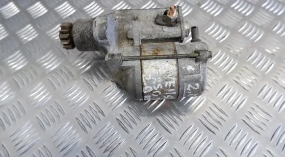 Toyota Avensis Verso Starter motor 2810074270