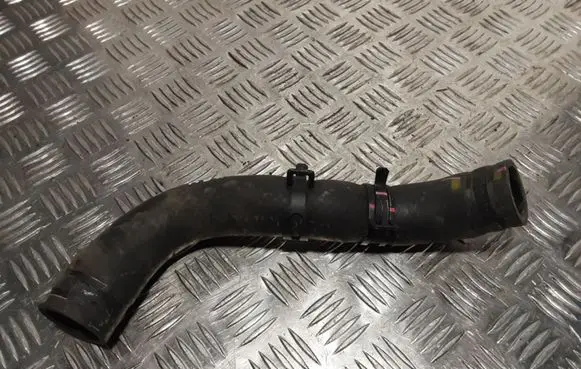 Engine coolant pipe/hose