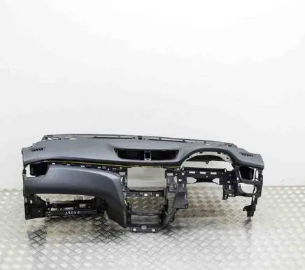 Nissan X-Trail T32 Dashboard 682004CE0A 682004CE7A
