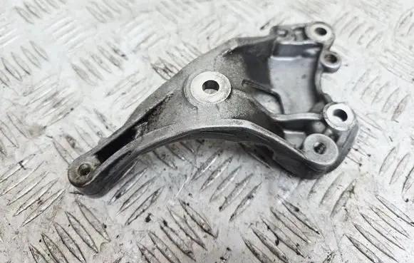 Citroen C3 A/C compressor mount bracket V758078180 7580781