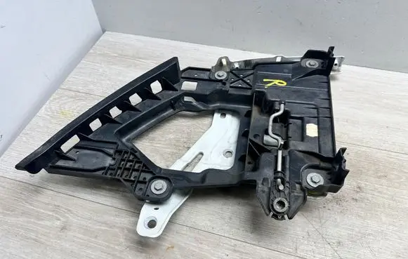 Porsche Cayenne (92A) Headlight/headlamp mounting bracket 7P5941046B 7p5821260 95850326000GRV
