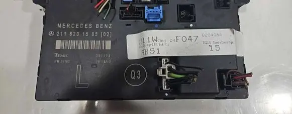 Mercedes-Benz E W211 Door control unit/module 2118201585 355554 SW1802