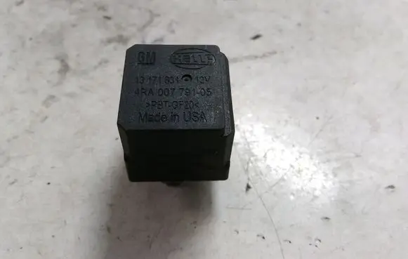 Opel Vectra C Other relay 13171831