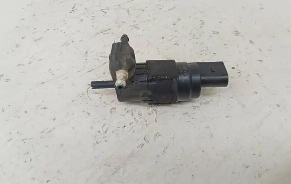 Audi Q5 SQ5 Windscreen/windshield washer pump 8K9955647