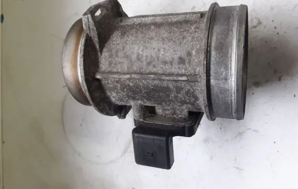 Audi A6 S6 C5 4B Mass air flow meter