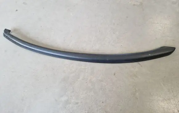 Rear fender molding trim