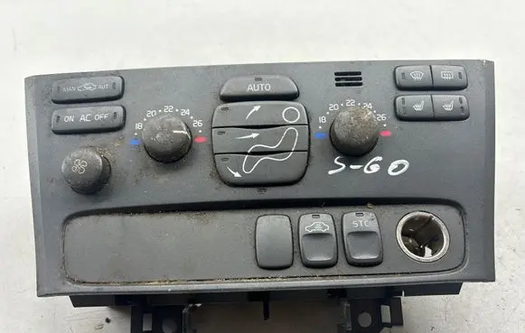 Volvo S60 Climate control unit 8691876