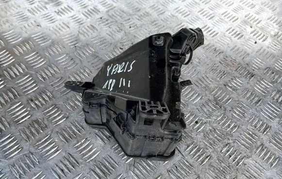 Toyota Yaris Fuse box set 821150DE90